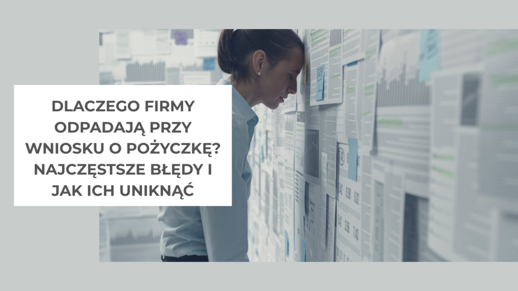 kobieta w białej koszuli opiera głowę o ścianę