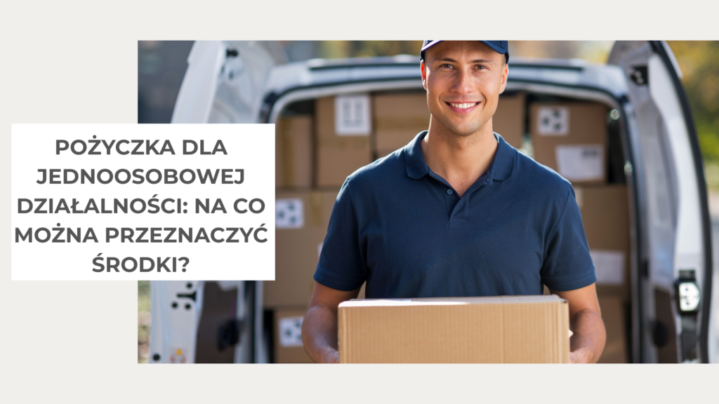 kurier trzyma karton w rękach